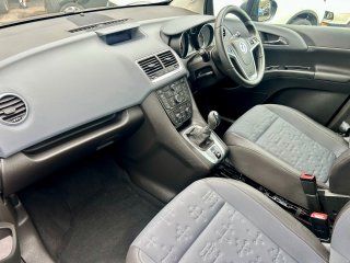 /photos/1322/10e1e33c-9080-45e3-b1e4-4228da595160_i320x240.jpg