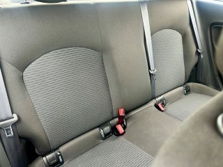 /photos/1322/37e9a9bf-ea3d-0d80-f20e-db4b97167cfc_i320x240.jpg