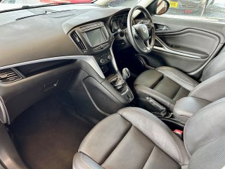 /photos/1322/ec4145dc-73f9-30e4-adb8-48801ba4f15a_i320x240.jpg
